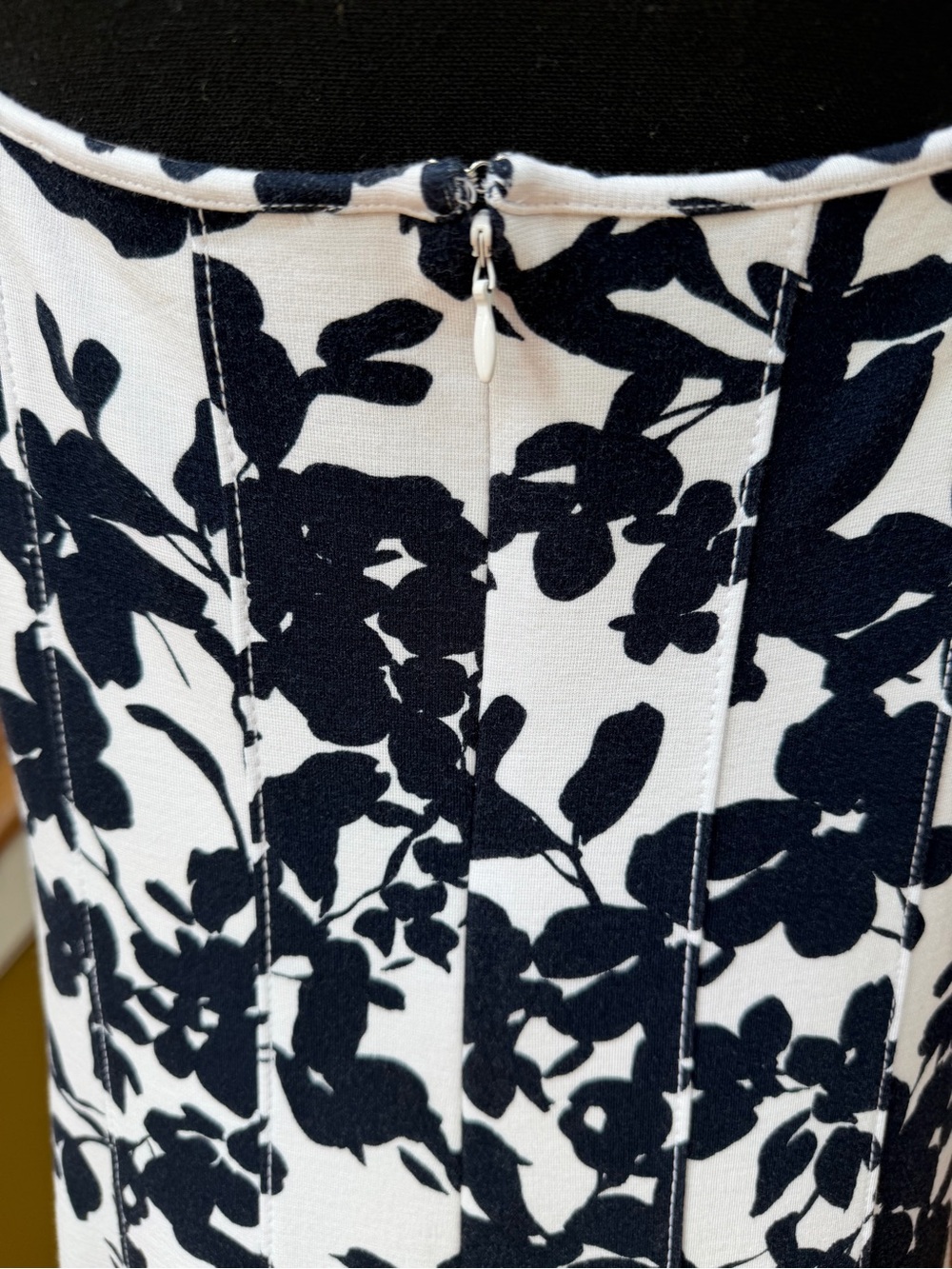 LOFT Navy & White Ponte Seamed Flared Midi Dress (Sz 14) - Picture 9 of 13